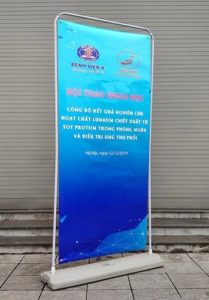 [Giá Xưởng] Standee Ngoài Trời Cản Gió Đế Nước Loại Tốt